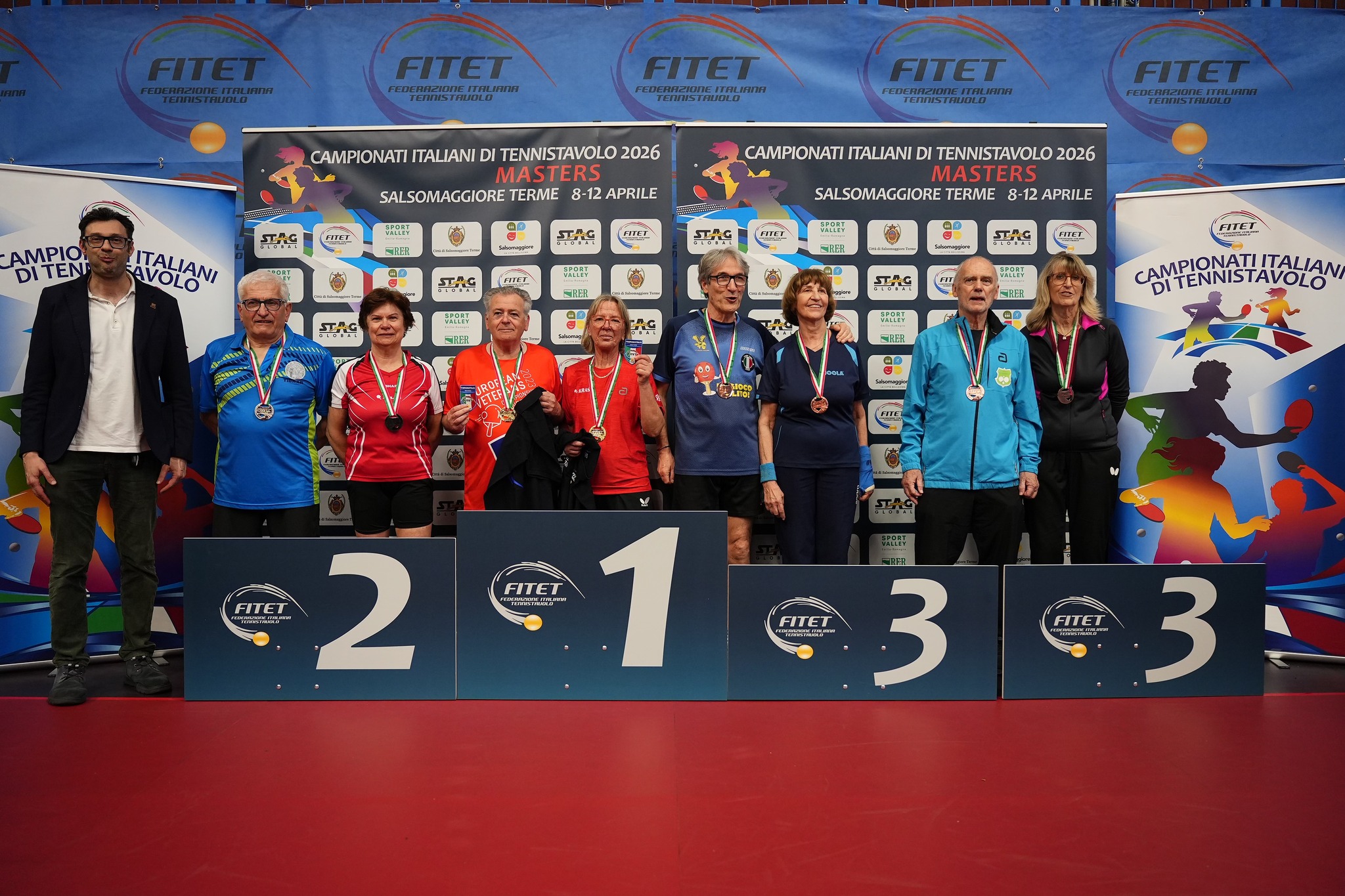 Podio_Misto_Over_70.jpg